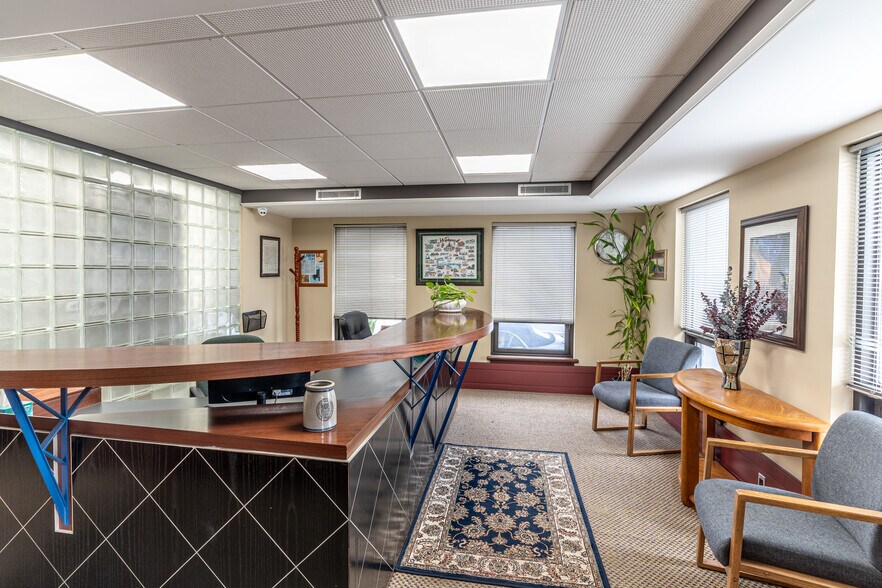 More Photos Of 55 Jefferson Blvd, Warwick Office For Sale
