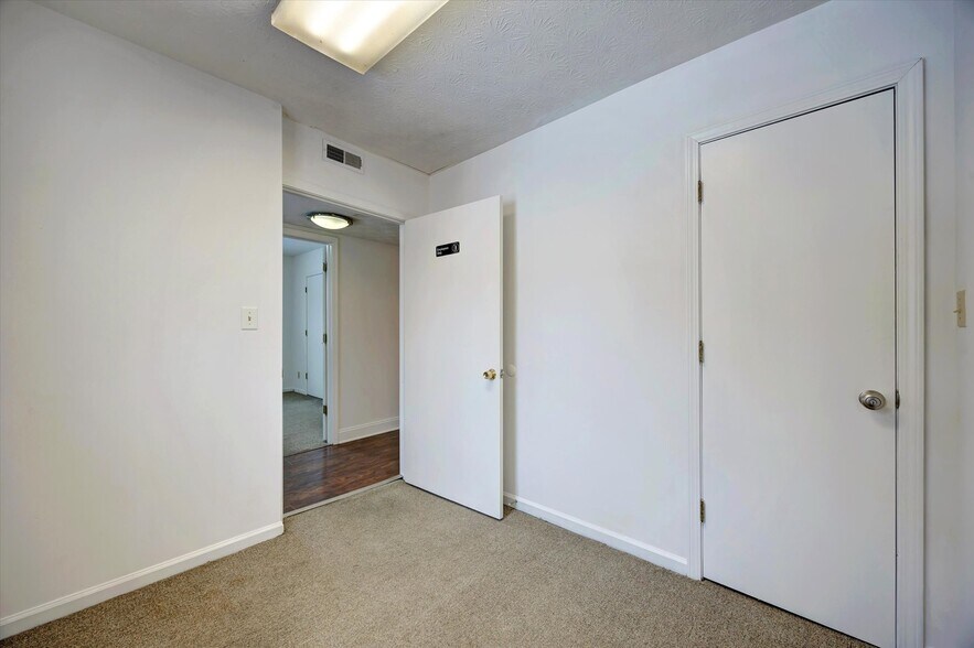 More Photos Of 714 W Kirkwood Ave, Bloomington Office Residential For Sale