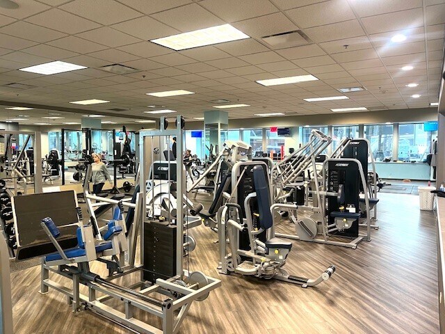 More Photos Of 841 Prudential Dr, Jacksonville Office For Lease