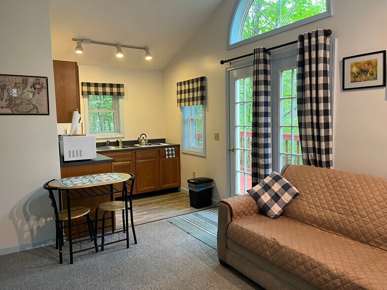 More Photos Of 279 Harrison Rd, Norway Hotel For Sale