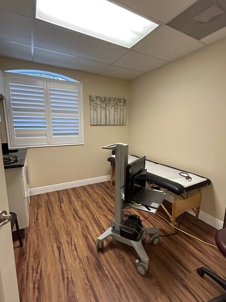 More Photos Of 525 S Hercules Ave, Clearwater Medical For Sale