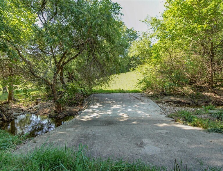 More Photos Of Hwy 65 and Old Hwy US 65, Omaha Land For Sale