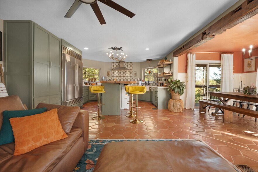 More Photos Of 122 Ouachita River Haven Rd, Pencil Bluff Hotel For Sale