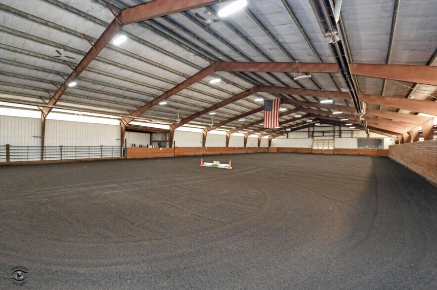More Photos Of 9436 W Steger Rd, Frankfort Horse Stables For Sale