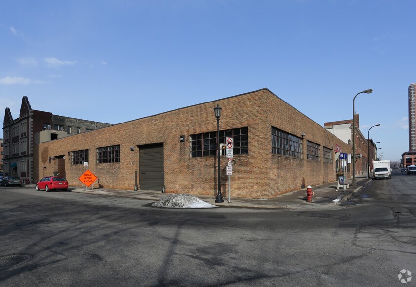 More Photos Of 1201 Harmon Pl, Minneapolis Office For Lease