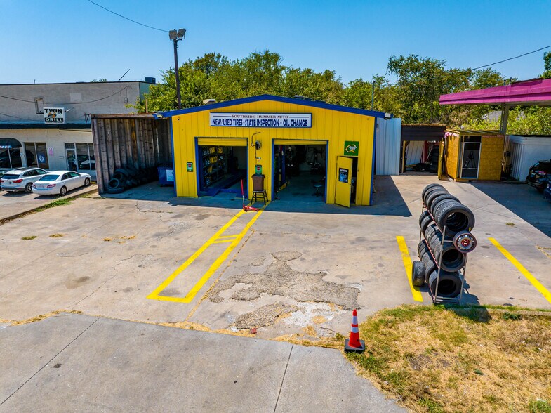 More Photos Of 3701 S Lancaster Rd, Dallas Light Distribution For Sale