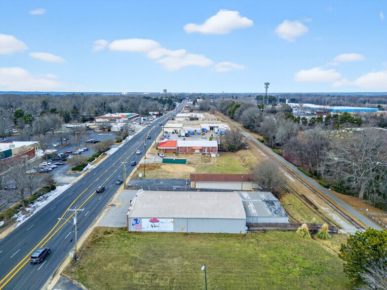 More Photos Of 1321 Union St, Spartanburg Freestanding For Lease
