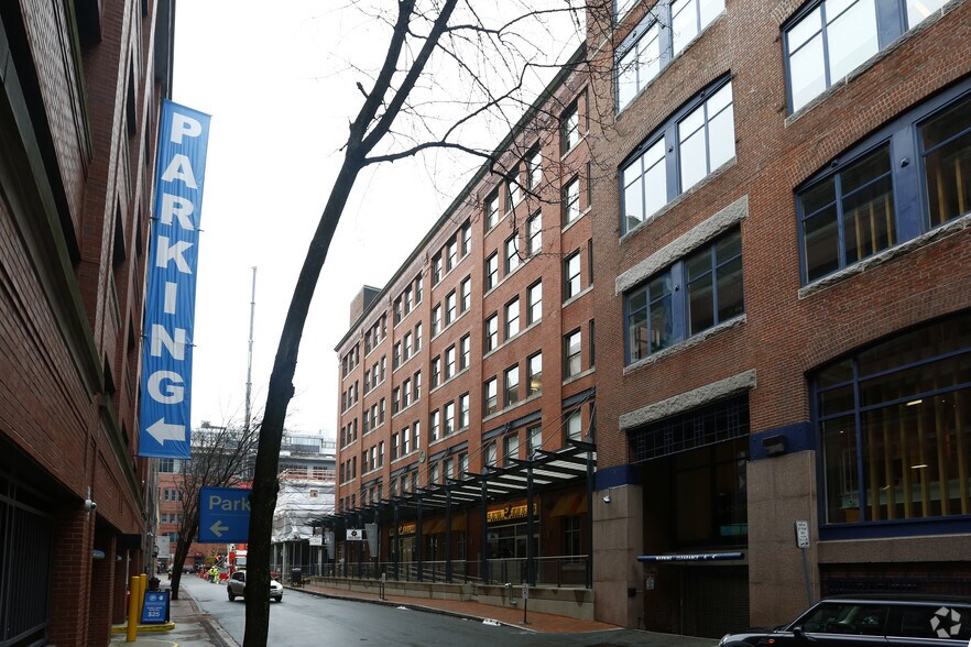 More Photos Of 12 Farnsworth St, Boston Office For Lease