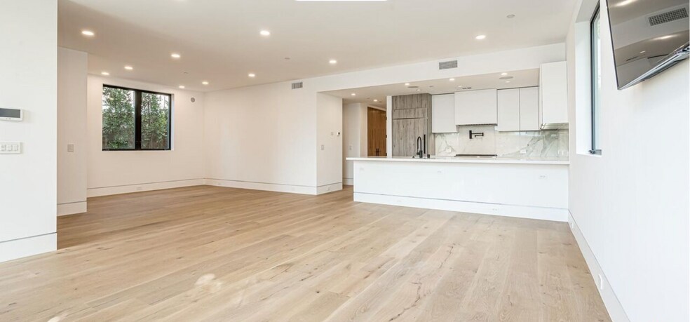 More Photos Of 612 & 614 5th Ave, Venice Apartments For Sale