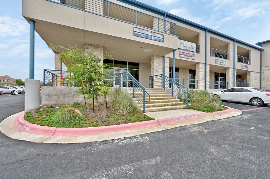 More Photos Of 2050 Double Creek Dr, Round Rock Medical For Lease