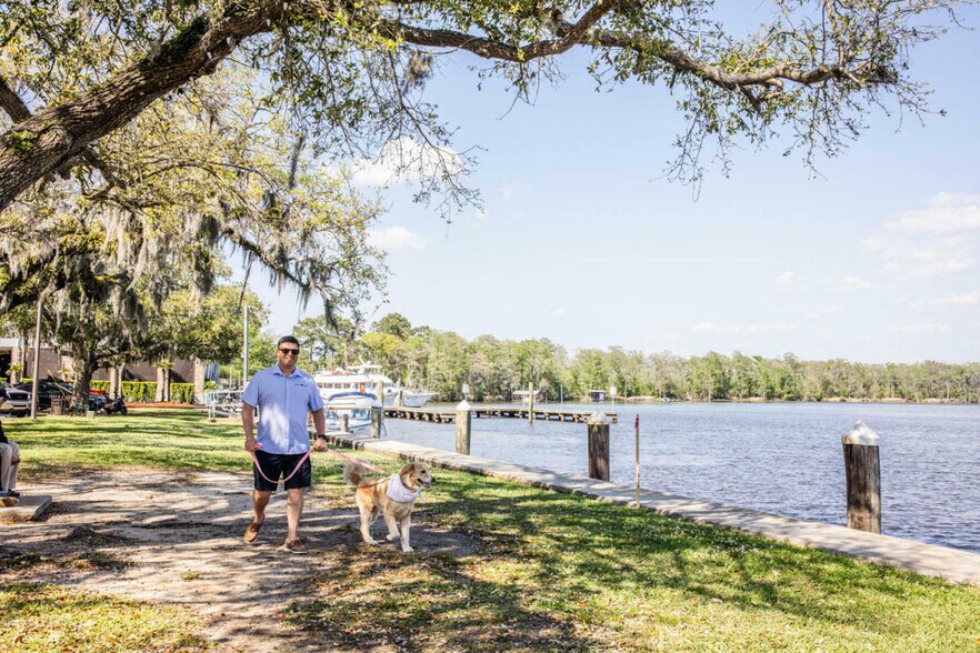 More Photos Of 506 Water St, Madisonville Office For Sale