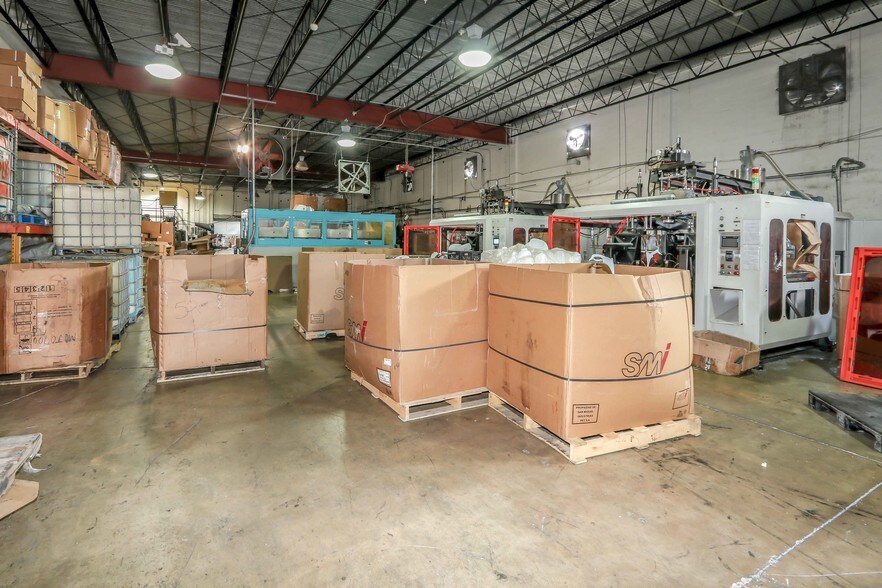 More Photos Of 14935 NW 27th Ave, Opa Locka Warehouse For Lease