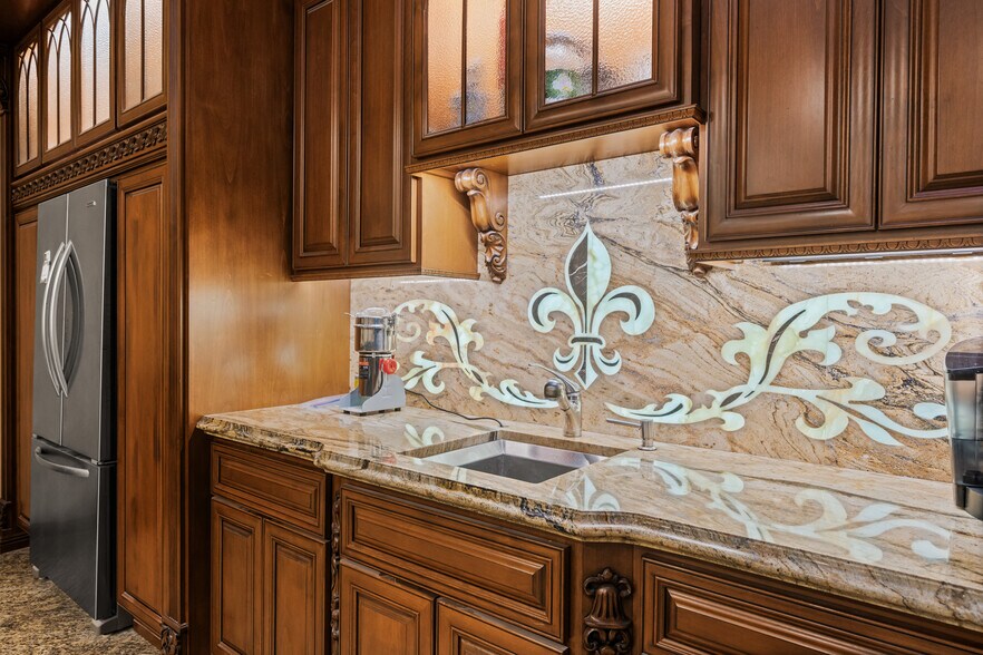 More Photos Of 1701 S State College Blvd, Anaheim Manufacturing For Sale