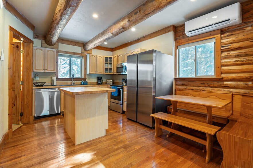 More Photos Of 1845 Hodgson Rd, Whitefish Hotel For Sale