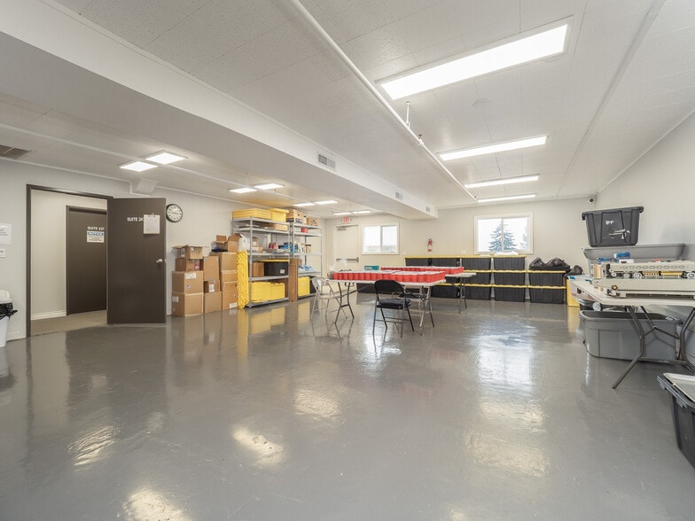 More Photos Of 630 SW Walnut St, Hillsboro Warehouse For Sale