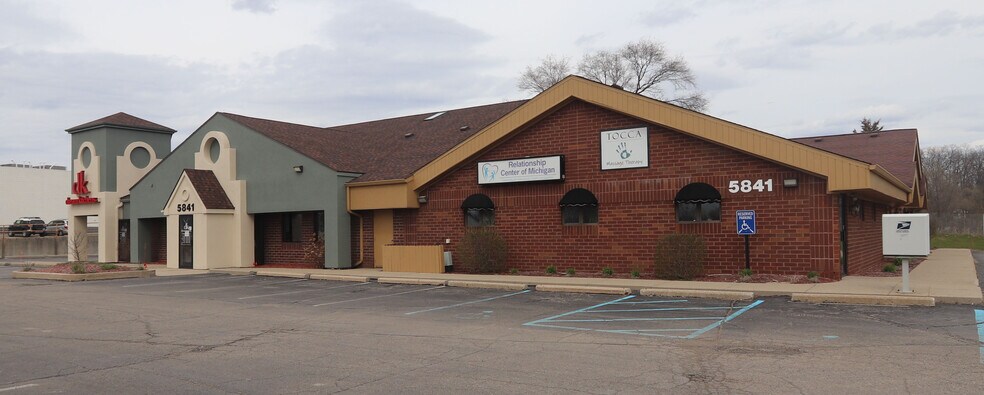 More Photos Of 5841 Whitmore Lake Rd, Brighton Medical For Lease