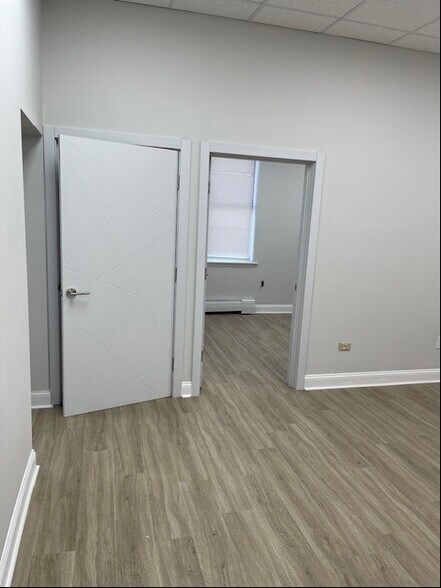 More Photos Of 1527 Franklin Ave, Mineola Office For Lease