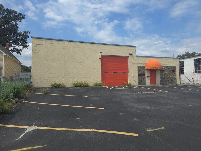 More Photos Of 8708 N 28th Ave, Omaha Light Manufacturing For Sale