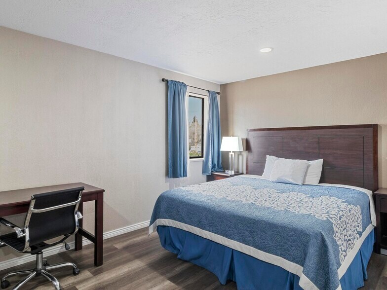 More Photos Of 175 E Center St, Panguitch Hotel For Sale