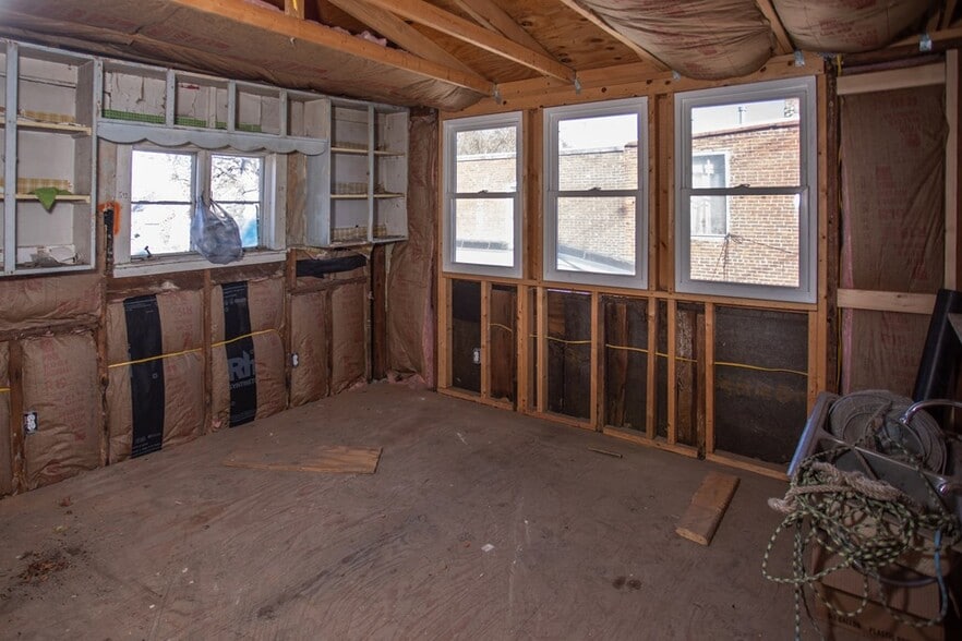 More Photos Of 11 E Hill Rd, Covington Apartments For Sale