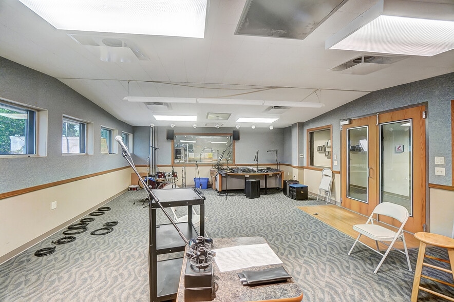 More Photos Of 150 E South College St, Yellow Springs Research And Development For Sale