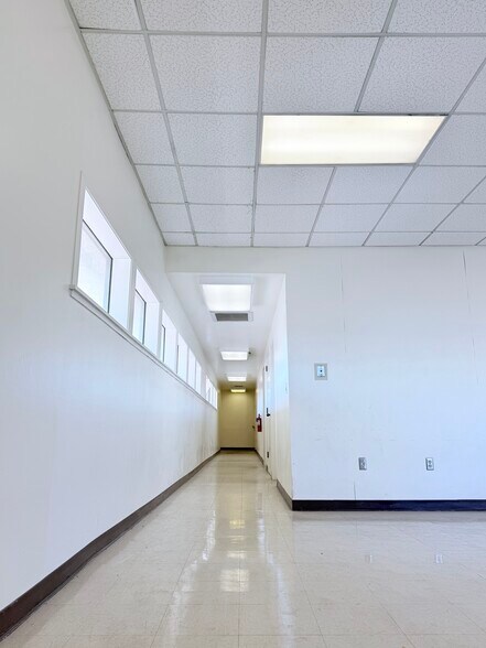 More Photos Of 1820 Oro Dam Blvd E, Oroville Bank For Lease