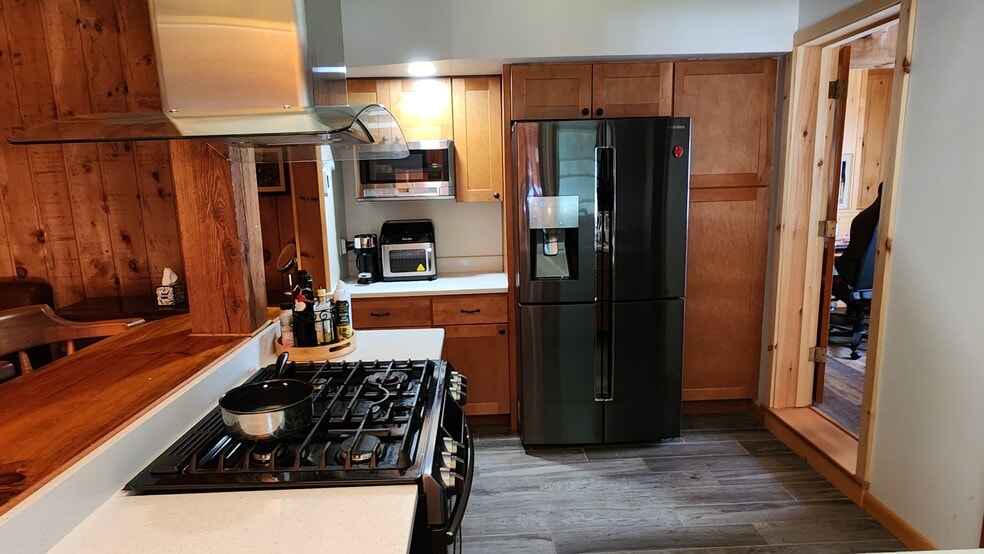 More Photos Of 5672 US Route 4, Killington Hotel For Sale