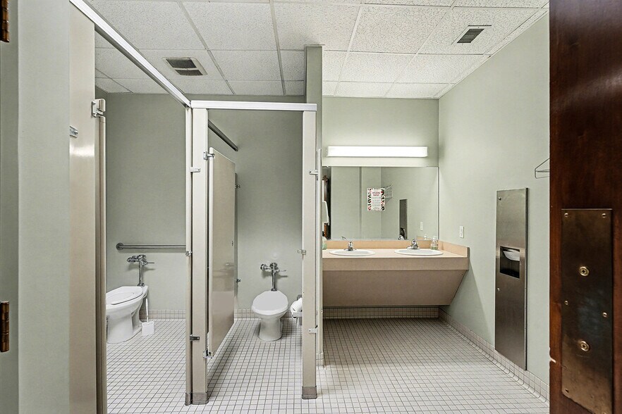 More Photos Of 415-417 Wolfe St, Fredericksburg Medical For Lease