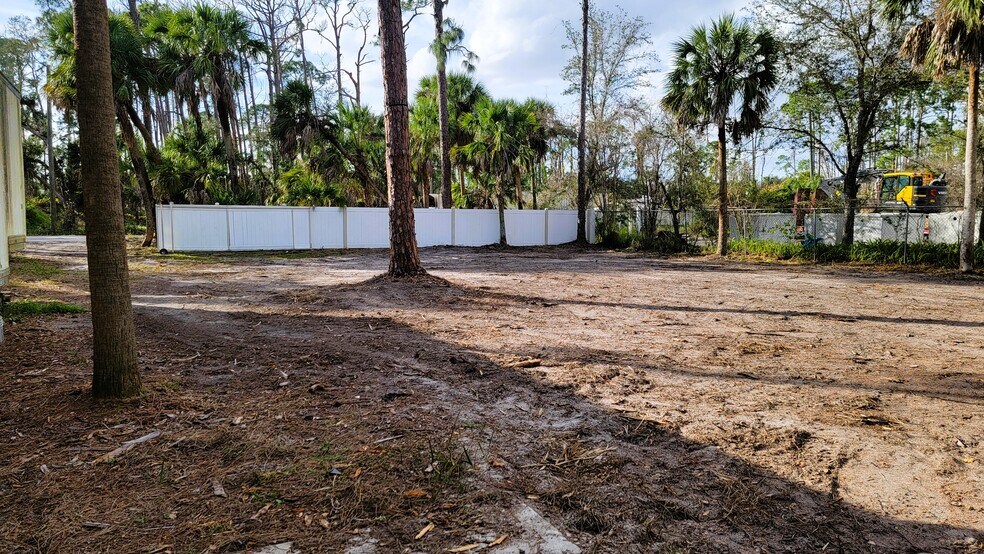 More Photos Of 416 Sally St, Port Charlotte Land For Lease