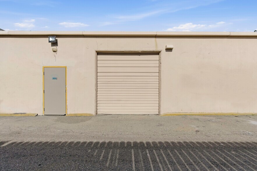 More Photos Of 3601 Ming Ave, Bakersfield Freestanding For Lease