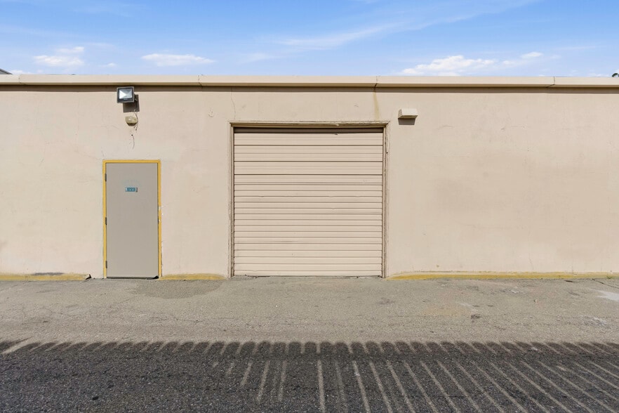 More Photos Of 3601 Ming Ave, Bakersfield Freestanding For Lease