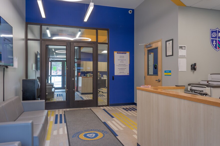 More Photos Of 900-918 N Marshall St, Philadelphia Office For Sale