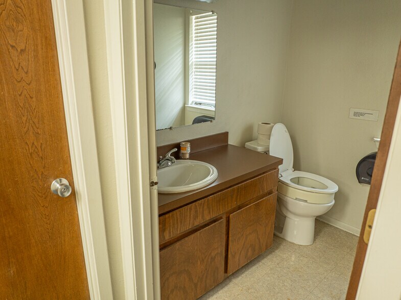 More Photos Of 2306 Ridge Rd, Rockwall Medical For Sale