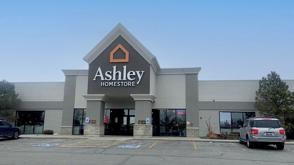 More Photos Of 1070-1080 N Main St, Layton Freestanding For Sale