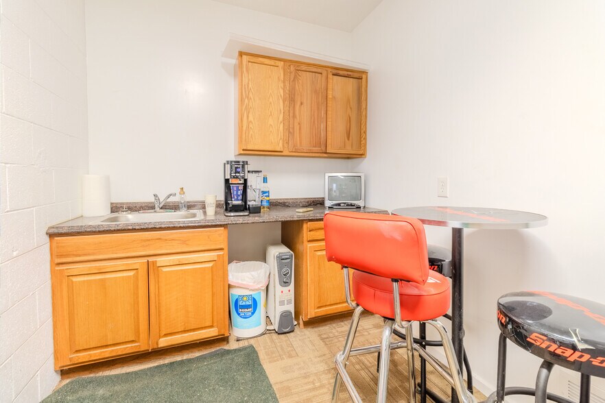 More Photos Of 204 Main St, East Pittsburgh Warehouse For Sale