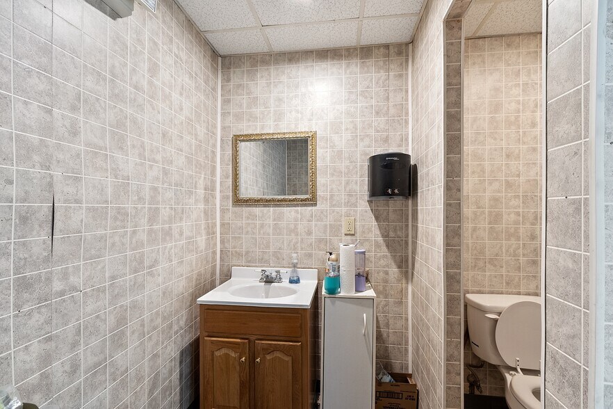 More Photos Of 359 Summer St, Fitchburg Storefront For Sale