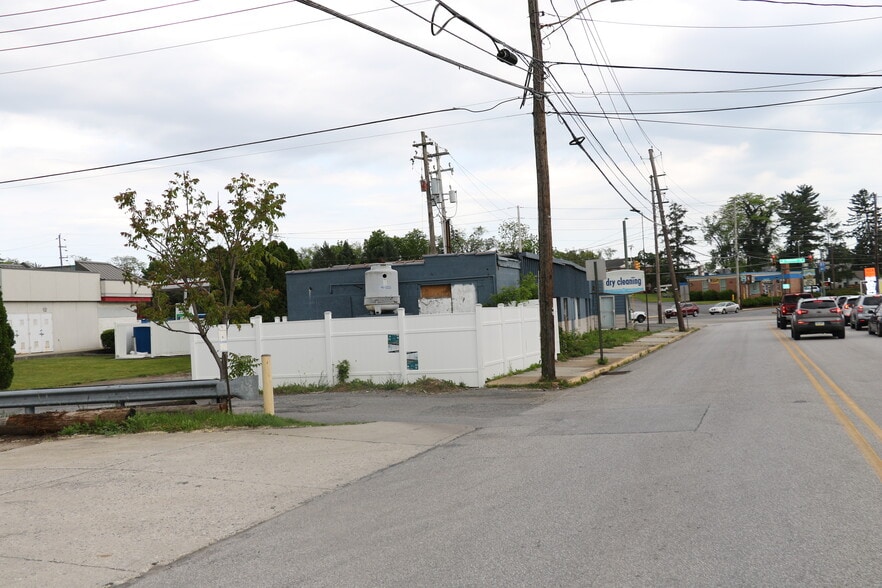 More Photos Of 700 N Hanover St, Carlisle Freestanding For Sale