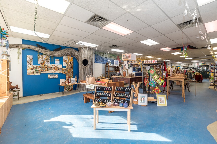More Photos Of 9 Kingwood Ave, Frenchtown General Retail For Lease