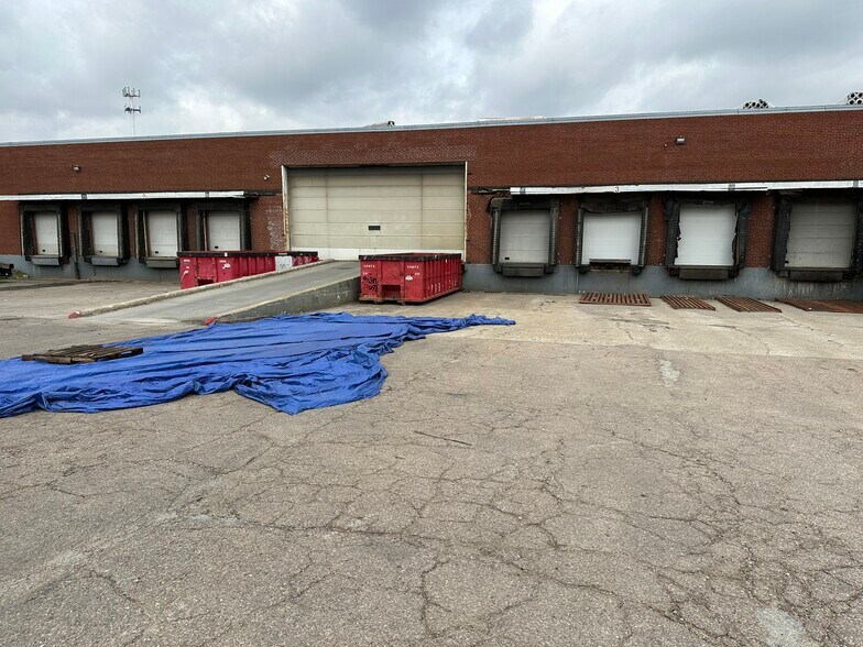 More Photos Of 1800 Churchman Ave, Indianapolis Manufacturing For Lease