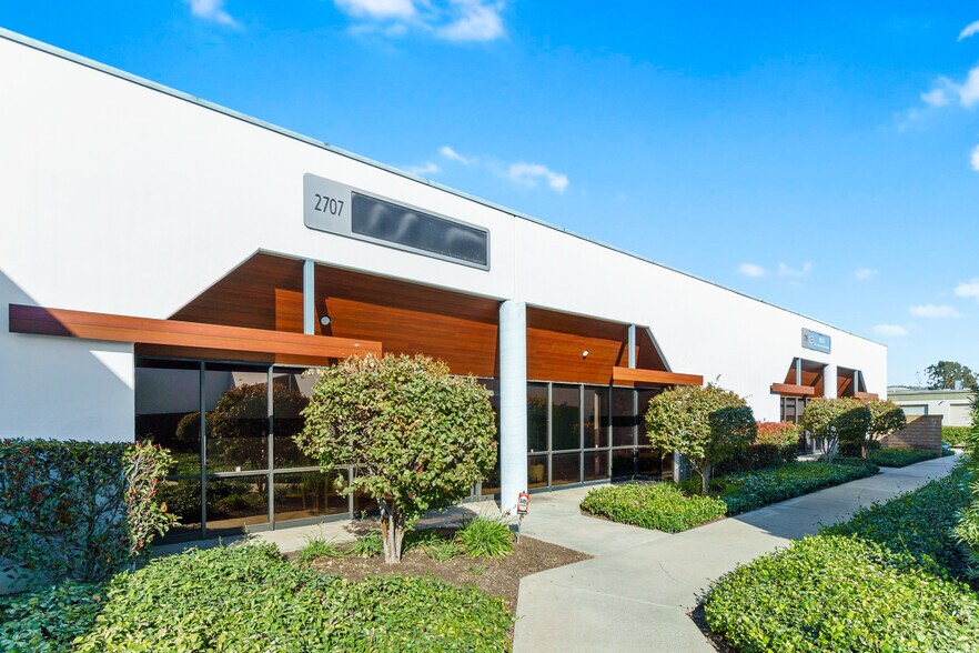 More Photos Of 2701-2715 Saturn St, Brea Light Distribution For Sale