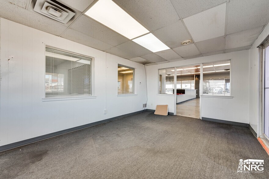 More Photos Of 1510 E 2nd St, Odessa Manufacturing For Lease