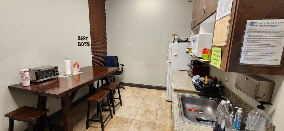 More Photos Of 2050 Mariner Dr, Las Vegas Medical For Sale