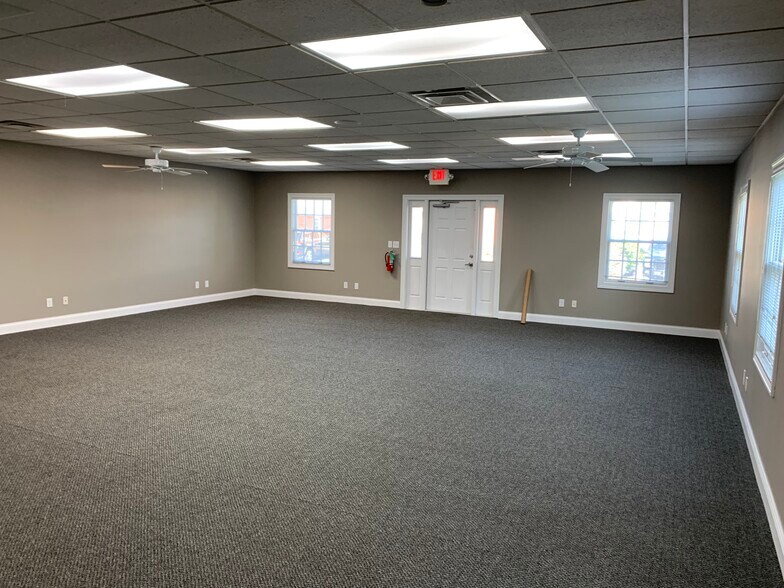 More Photos Of 68 N High St, New Albany Office For Lease