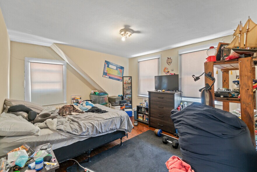 More Photos Of 3941 Lowndes Ave, Baltimore Multifamily For Sale
