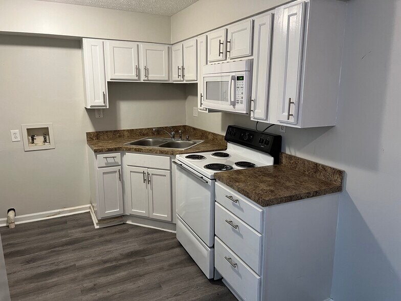 More Photos Of 600-638 Francis Ave, Clarksville Apartments For Sale