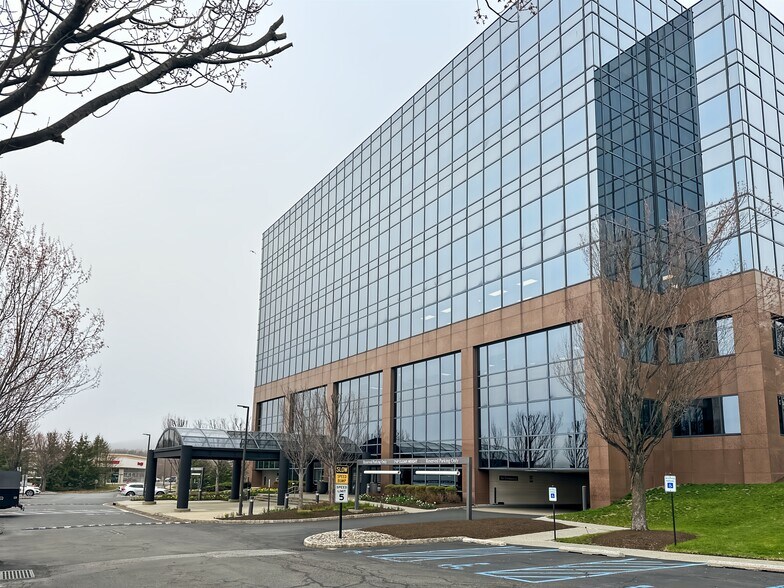 More Photos Of 100 Enterprise Dr, Rockaway Coworking Space