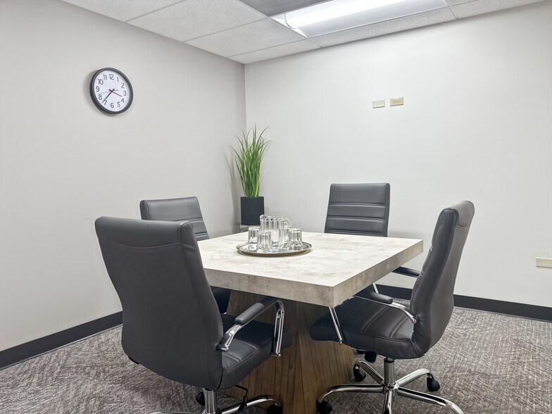 More Photos Of 3900 S Wadsworth Blvd, Lakewood Coworking Space