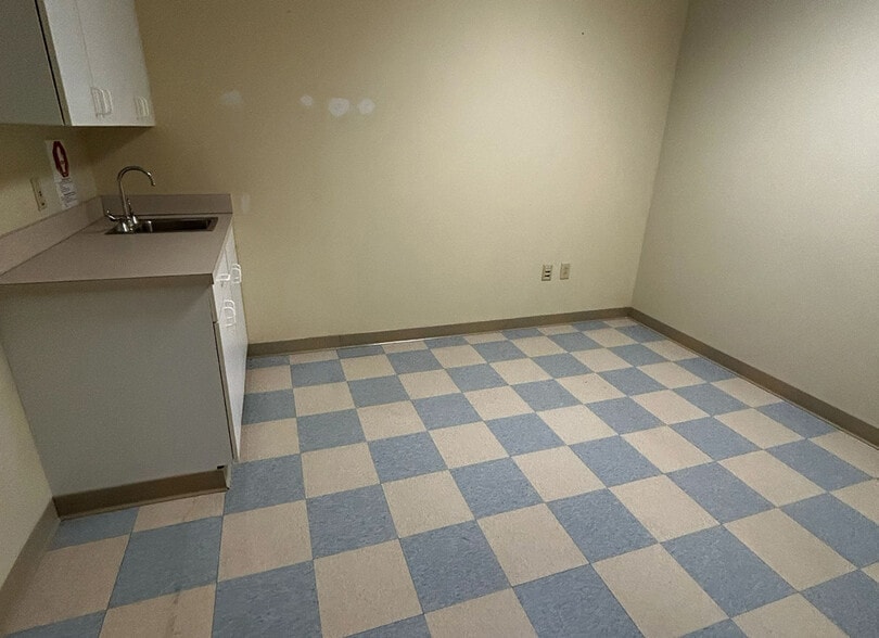 More Photos Of 3433 Agler Rd, Columbus Medical For Sale