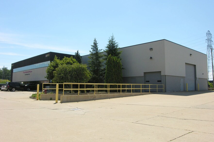 Primary Photo Of 6590 Sims Dr, Sterling Heights Warehouse For Lease