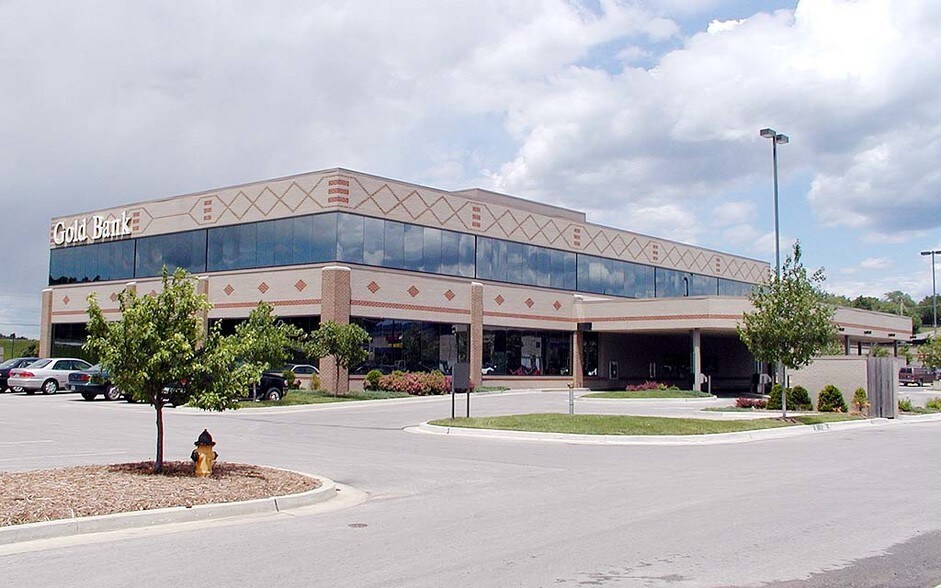 More Photos Of 7225 Renner Rd, Shawnee Office For Lease